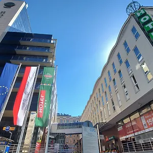 Gromada Centrum Szálloda Varsó